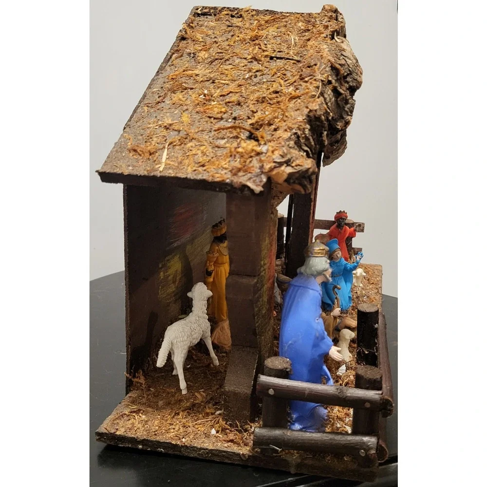 VTG Nativity Creche Stable w/Light Figures Made with Tree Bark Moss Italy Rustic
